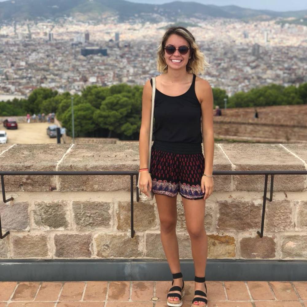Meet your Posher, Lia
